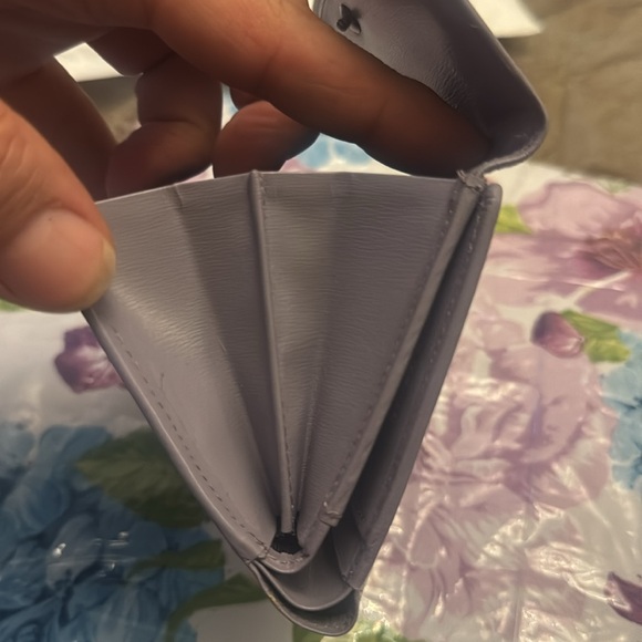 Givenchy violet bifold wallet in mint condition!!! Barely any wear - Picture 2 of 6
